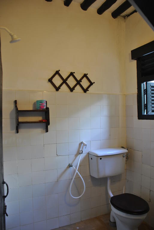 Shella White House Bed & Breakfast ลามู ภายนอก รูปภาพ