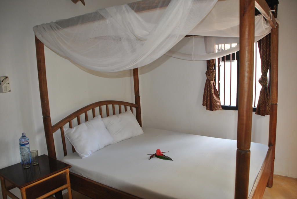 Shella White House Bed & Breakfast ลามู ภายนอก รูปภาพ