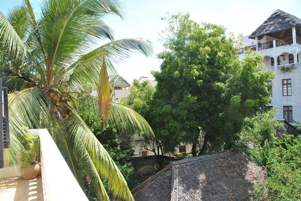Shella White House Bed & Breakfast ลามู ภายนอก รูปภาพ