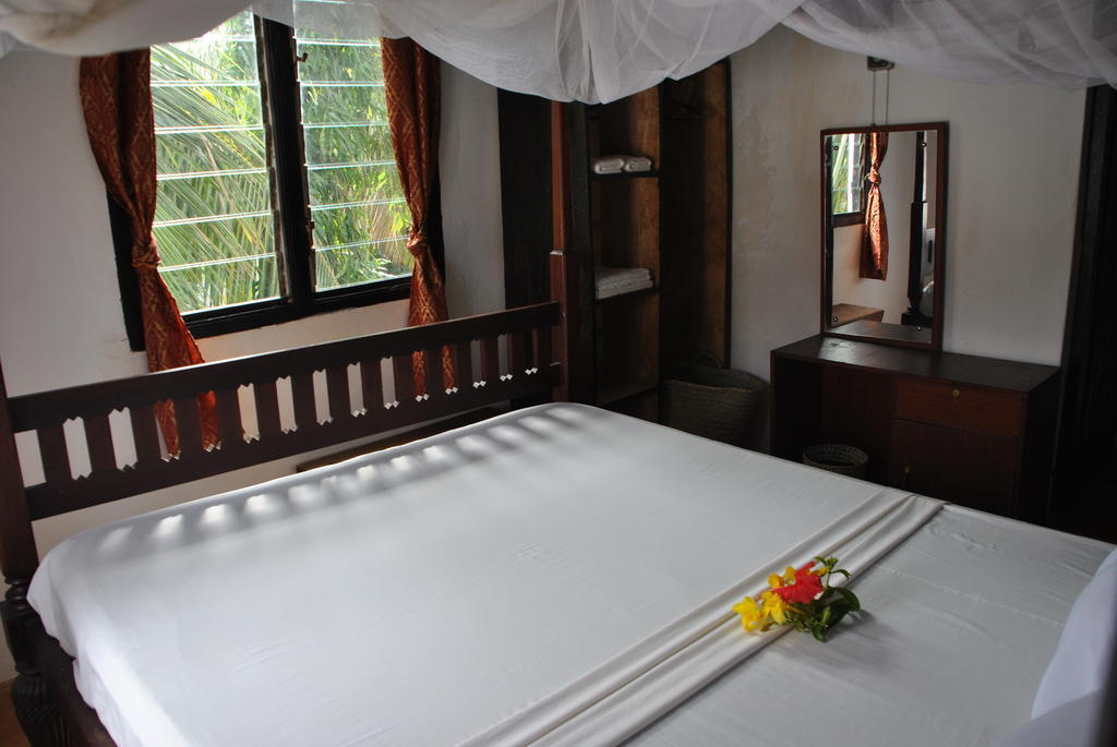 Shella White House Bed & Breakfast ลามู ภายนอก รูปภาพ
