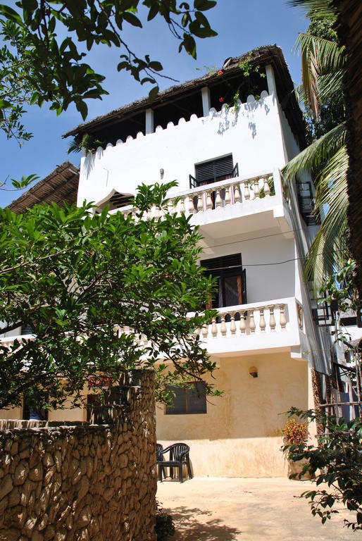 Shella White House Bed & Breakfast ลามู ภายนอก รูปภาพ