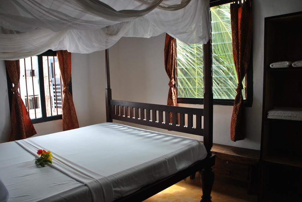 Shella White House Bed & Breakfast ลามู ภายนอก รูปภาพ