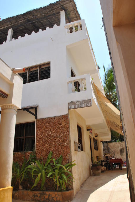 Shella White House Bed & Breakfast ลามู ภายนอก รูปภาพ